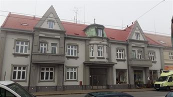 Kompletní rekonstrukce bytového domu v lázních Bohdaneč