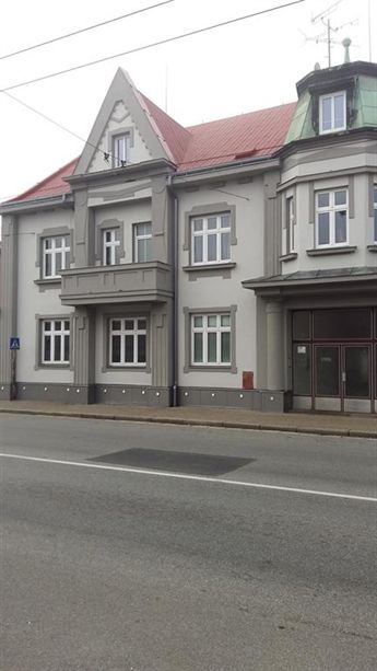 Nová fasáda historické budovy- Lázně Bohdaneč